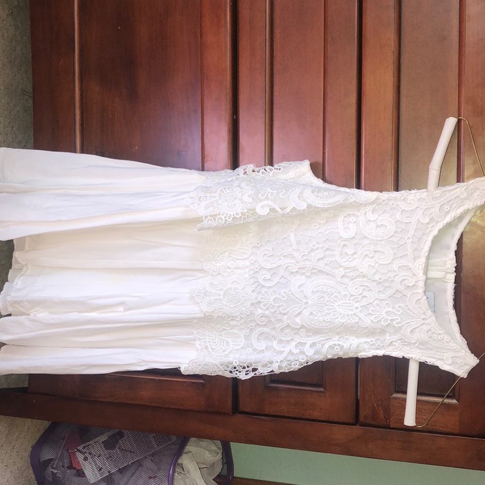 Xenia White lace dress